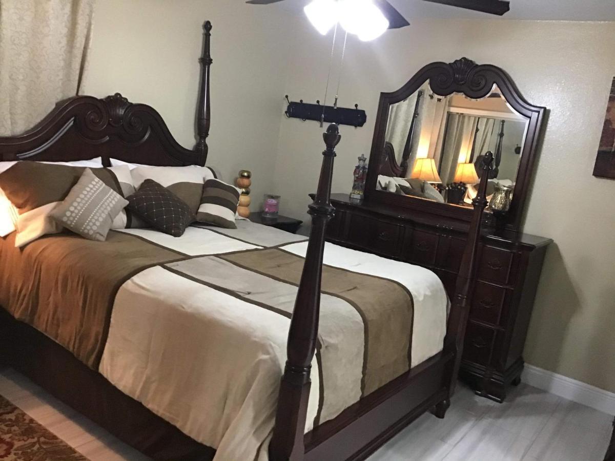 Mary'S Luxury House Villa แทมปา ภายนอก รูปภาพ